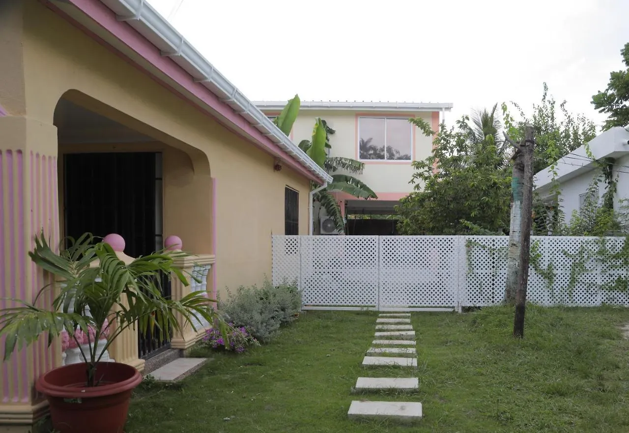 Posada Mango House contacts